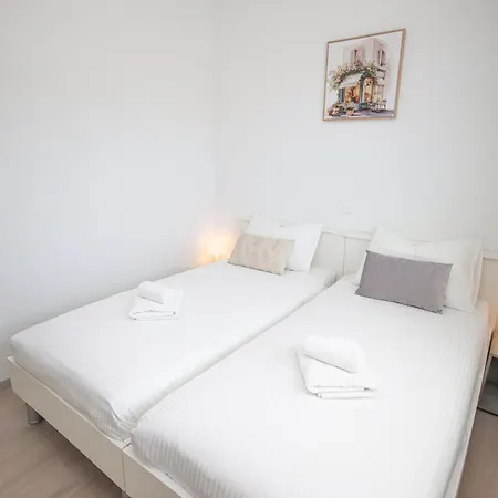 Bogoje - Two Bedroom With Private Parking