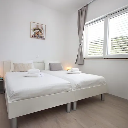 Bogoje - Two Bedroom With Private Parking Cavtat