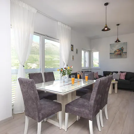 Daire Bogoje - Two Bedroom With Private Parking