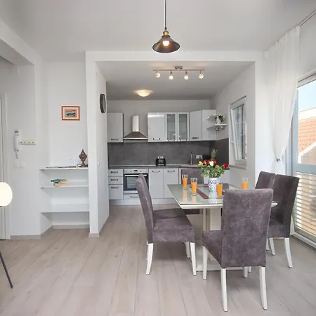 Bogoje - Two Bedroom With Private Parking *