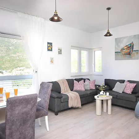 Bogoje - Two Bedroom With Private Parking * Cavtat