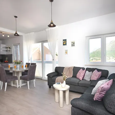 Daire Bogoje - Two Bedroom With Private Parking Cavtat