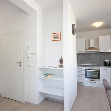 Bogoje - Two Bedroom With Private Parking * Cavtat