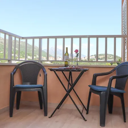 Daire Bogoje - Two Bedroom With Private Parking *