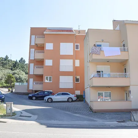 Daire Bogoje - Two Bedroom With Private Parking *